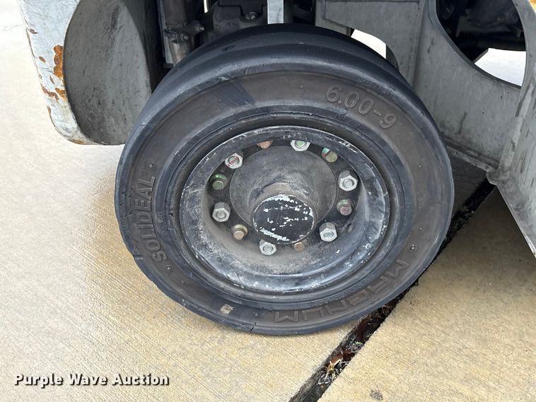 image for item EA7040 2017 UniCarriers PF50 forklift