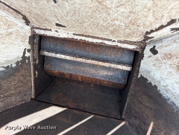 image for item EA7593 2009 Altec Altec wood chipper