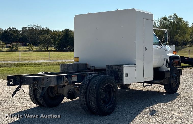 image for item EA7594 1996 GMC C6 truck cab and chassis