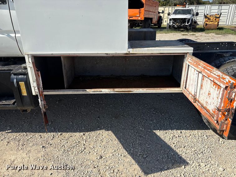 image for item EA7594 1996 GMC C6 truck cab and chassis