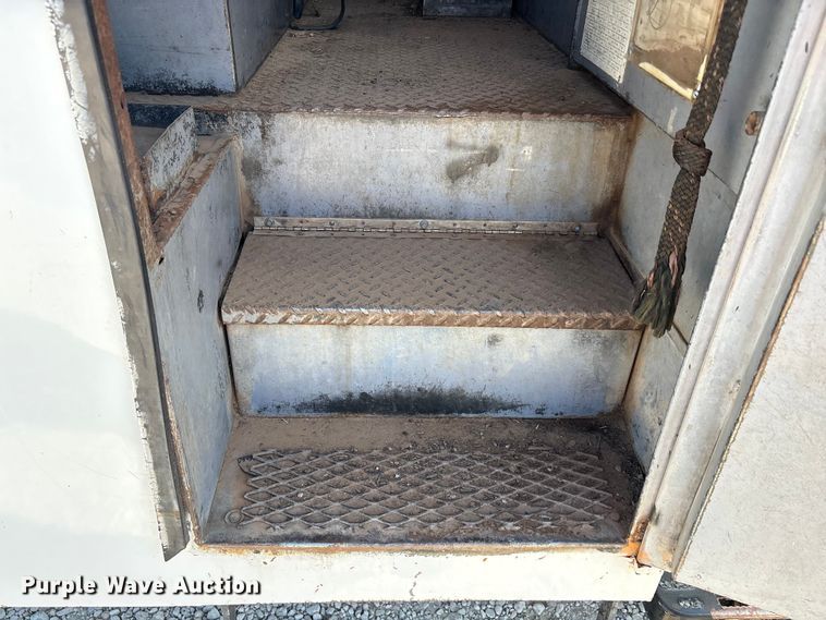 image for item EA7594 1996 GMC C6 truck cab and chassis