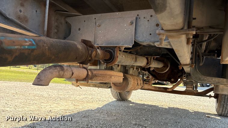 image for item EA7594 1996 GMC C6 truck cab and chassis