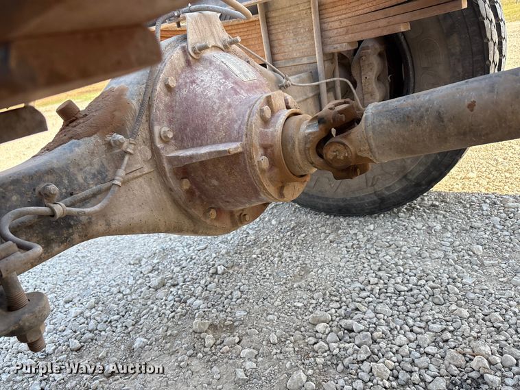 image for item EA7594 1996 GMC C6 truck cab and chassis