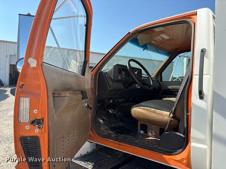 image for item EA7594 1996 GMC C6 truck cab and chassis