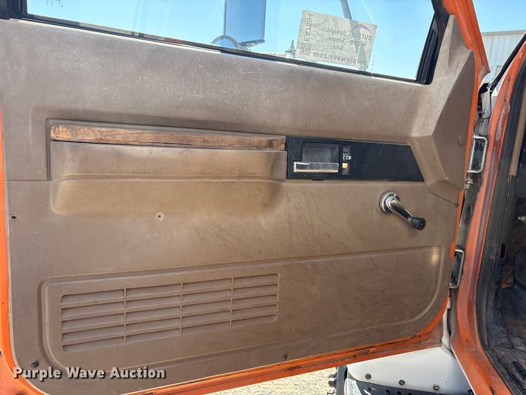 image for item EA7594 1996 GMC C6 truck cab and chassis