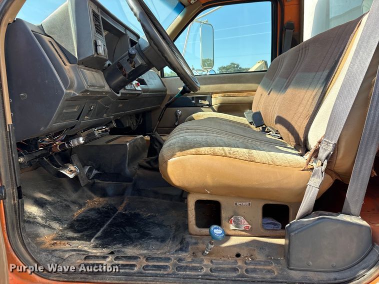 image for item EA7594 1996 GMC C6 truck cab and chassis