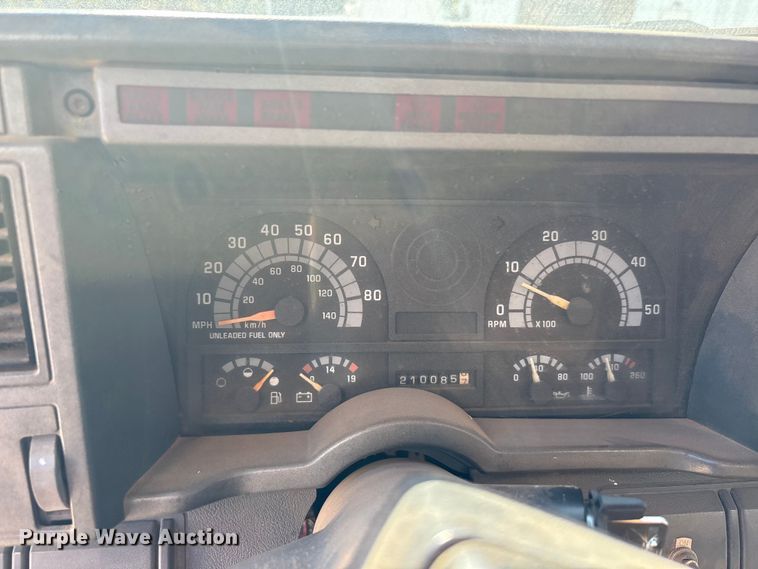 image for item EA7594 1996 GMC C6 truck cab and chassis