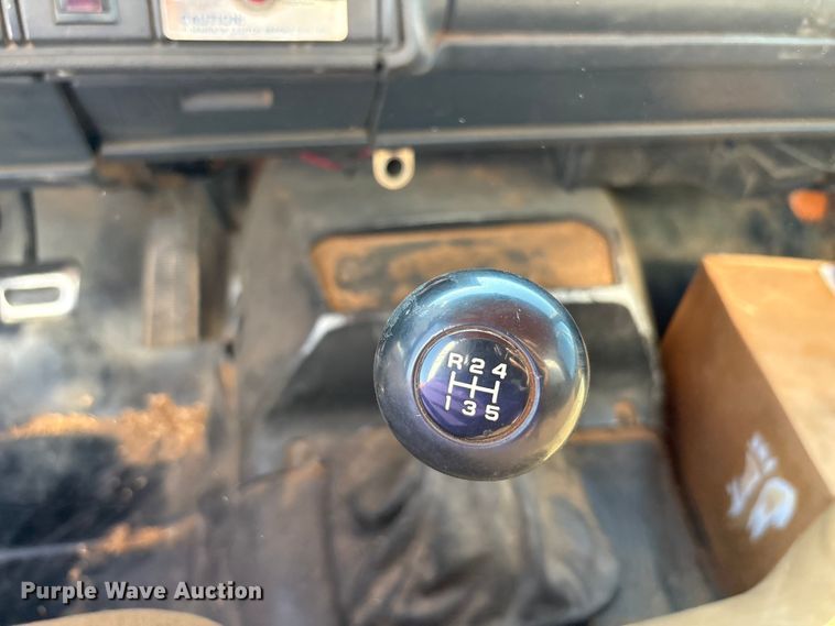 image for item EA7594 1996 GMC C6 truck cab and chassis