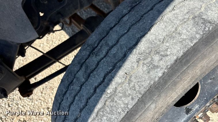 image for item EA7594 1996 GMC C6 truck cab and chassis