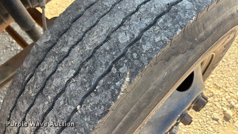 image for item EA7594 1996 GMC C6 truck cab and chassis