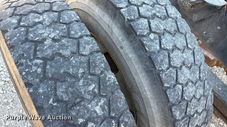 image for item EA7594 1996 GMC C6 truck cab and chassis