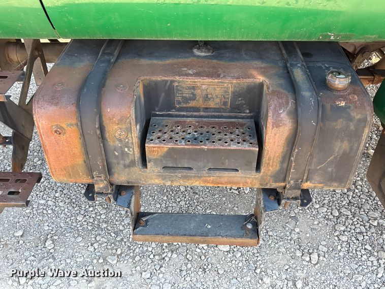 image for item EA7595 2002 Ford F650 Crew Cab truck cab and chassis