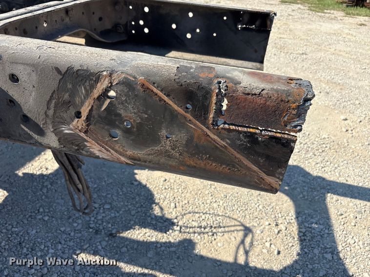 image for item EA7595 2002 Ford F650 Crew Cab truck cab and chassis