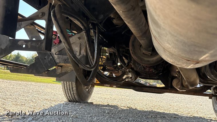 image for item EA7595 2002 Ford F650 Crew Cab truck cab and chassis