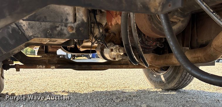 image for item EA7595 2002 Ford F650 Crew Cab truck cab and chassis