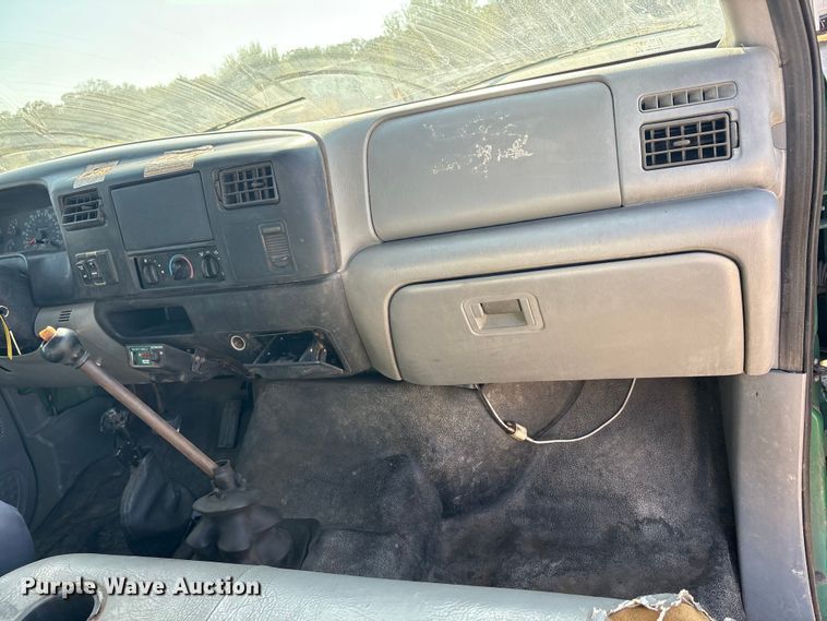 image for item EA7595 2002 Ford F650 Crew Cab truck cab and chassis