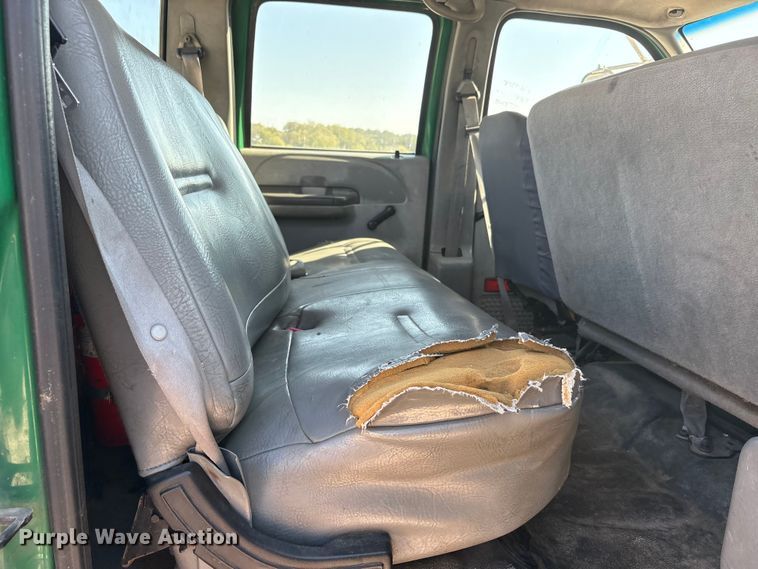 image for item EA7595 2002 Ford F650 Crew Cab truck cab and chassis