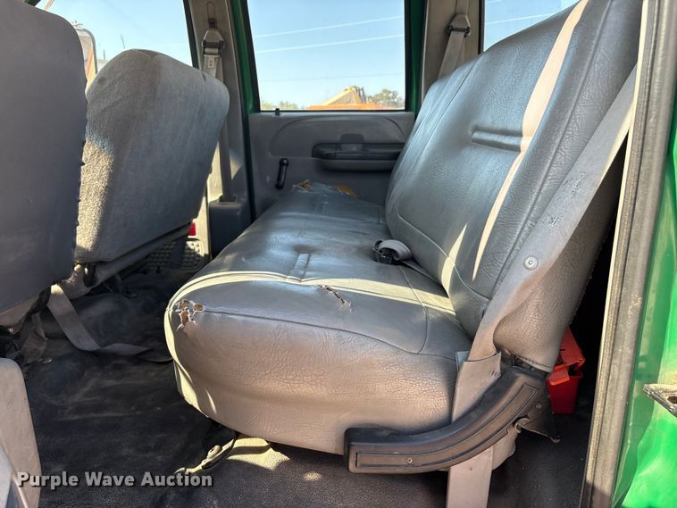 image for item EA7595 2002 Ford F650 Crew Cab truck cab and chassis