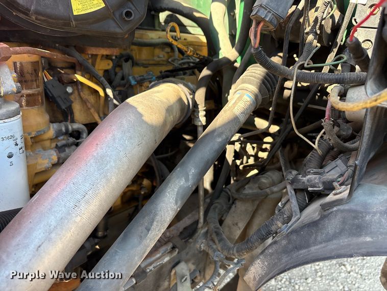 image for item EA7595 2002 Ford F650 Crew Cab truck cab and chassis