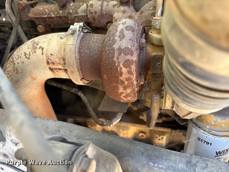 image for item EA7595 2002 Ford F650 Crew Cab truck cab and chassis