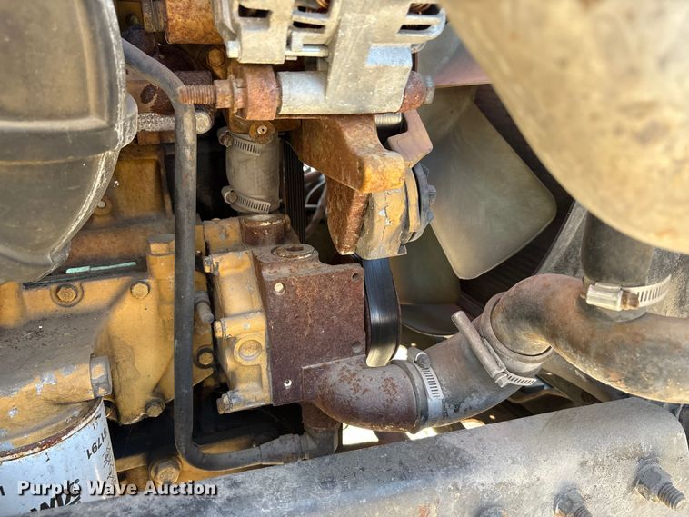 image for item EA7595 2002 Ford F650 Crew Cab truck cab and chassis