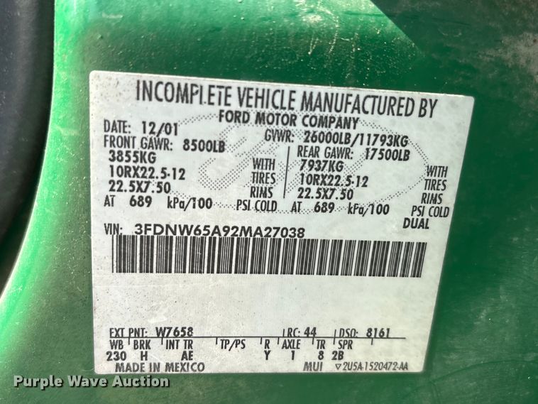 image for item EA7595 2002 Ford F650 Crew Cab truck cab and chassis