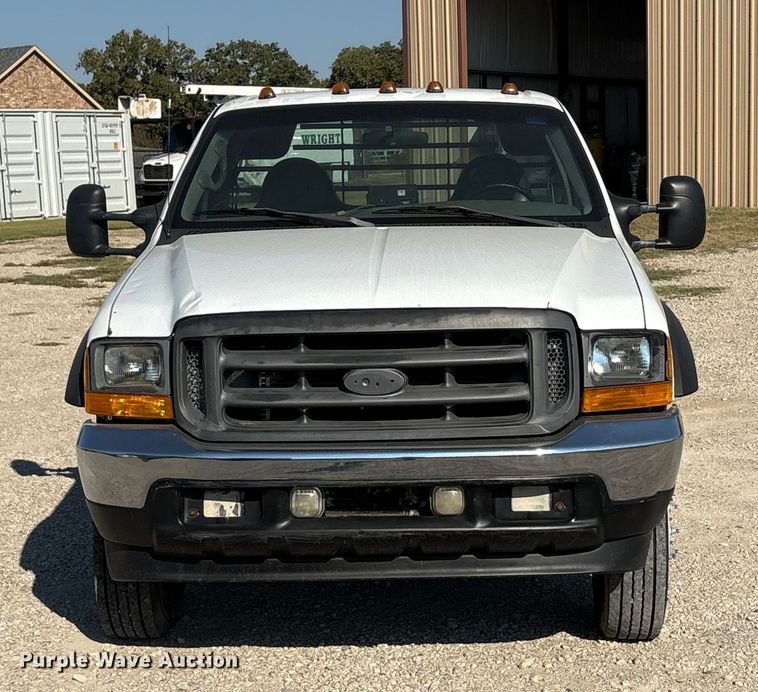 image for item EA7596 1999 Ford F450 flatbed truck