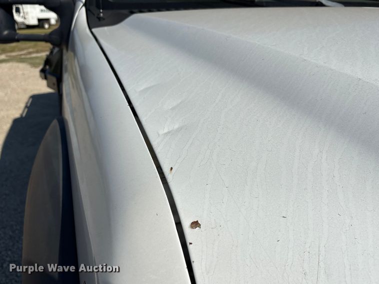 image for item EA7596 1999 Ford F450 flatbed truck