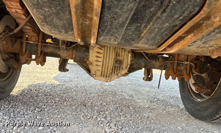 image for item EA7596 1999 Ford F450 flatbed truck