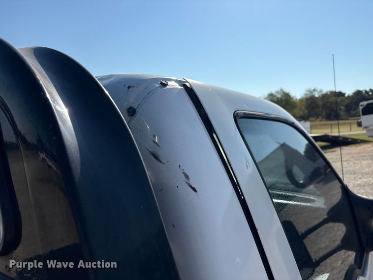 image for item EA7596 1999 Ford F450 flatbed truck