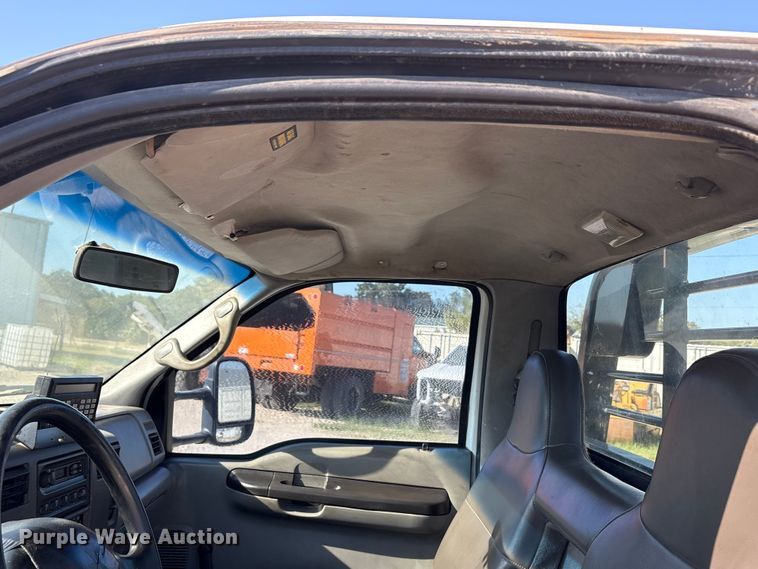 image for item EA7596 1999 Ford F450 flatbed truck