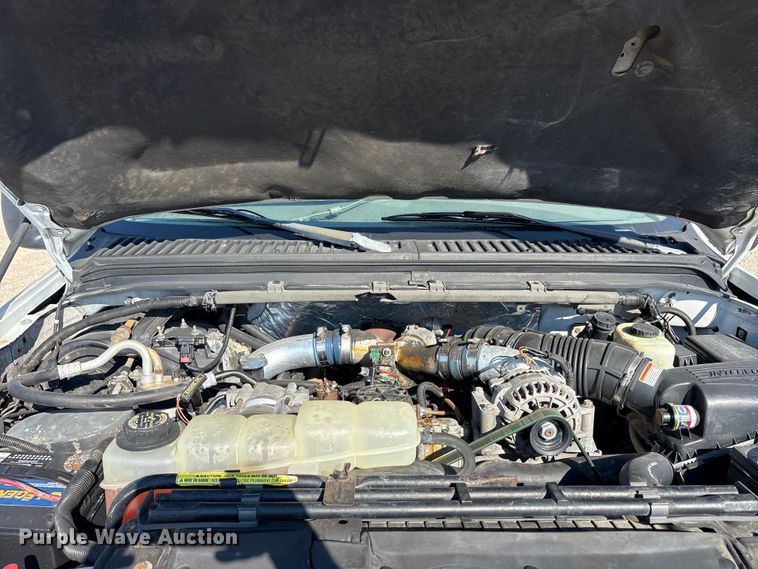 image for item EA7596 1999 Ford F450 flatbed truck