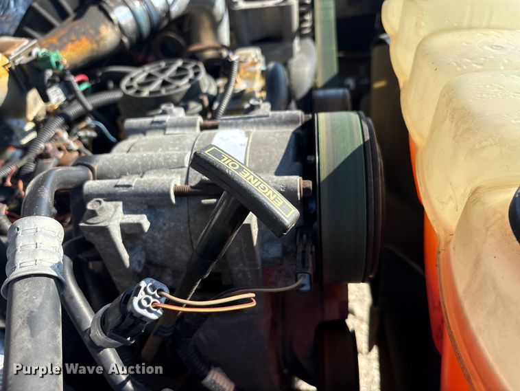 image for item EA7596 1999 Ford F450 flatbed truck