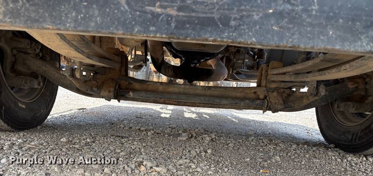 image for item EA7598 2007 Peterbuilt 200 truck cab and chassis