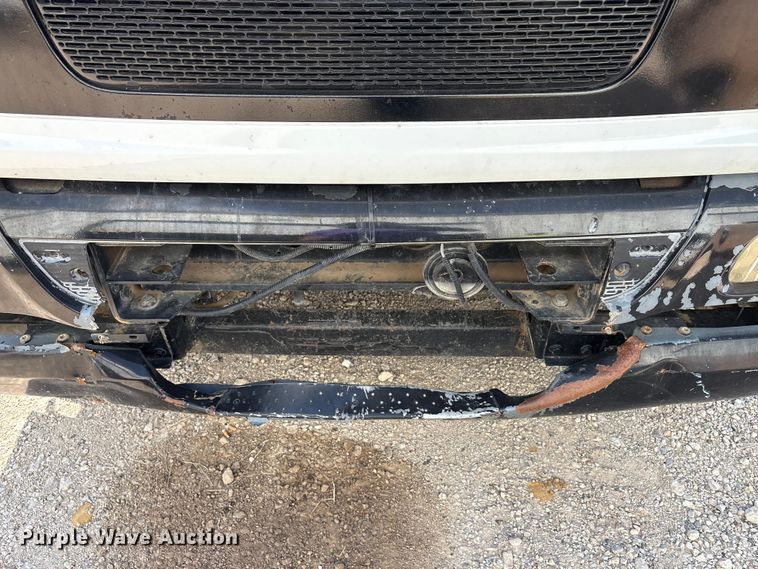 image for item EA7598 2007 Peterbuilt 200 truck cab and chassis