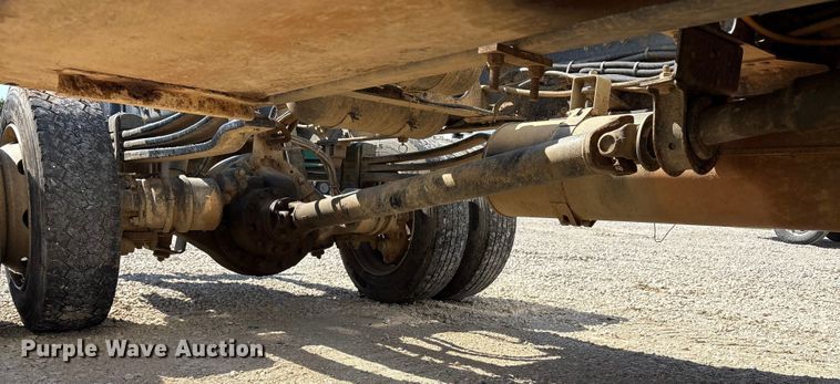 image for item EA7598 2007 Peterbuilt 200 truck cab and chassis