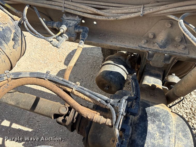 image for item EA7598 2007 Peterbuilt 200 truck cab and chassis