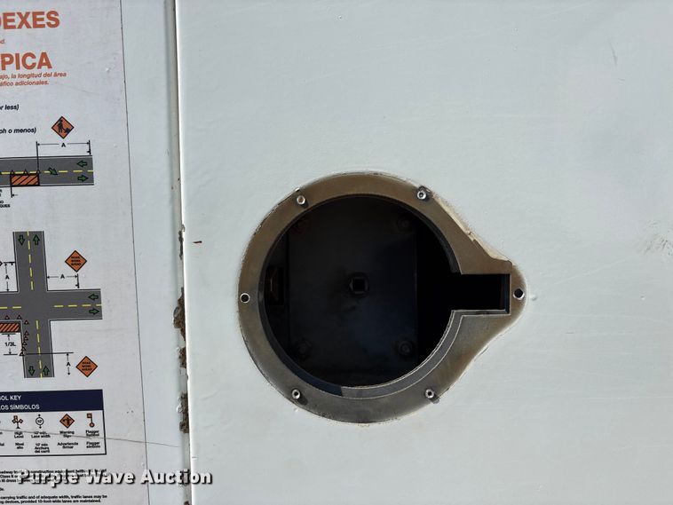 image for item EA7598 2007 Peterbuilt 200 truck cab and chassis