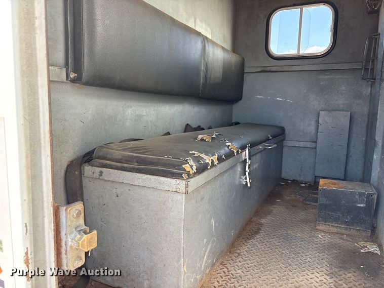 image for item EA7598 2007 Peterbuilt 200 truck cab and chassis