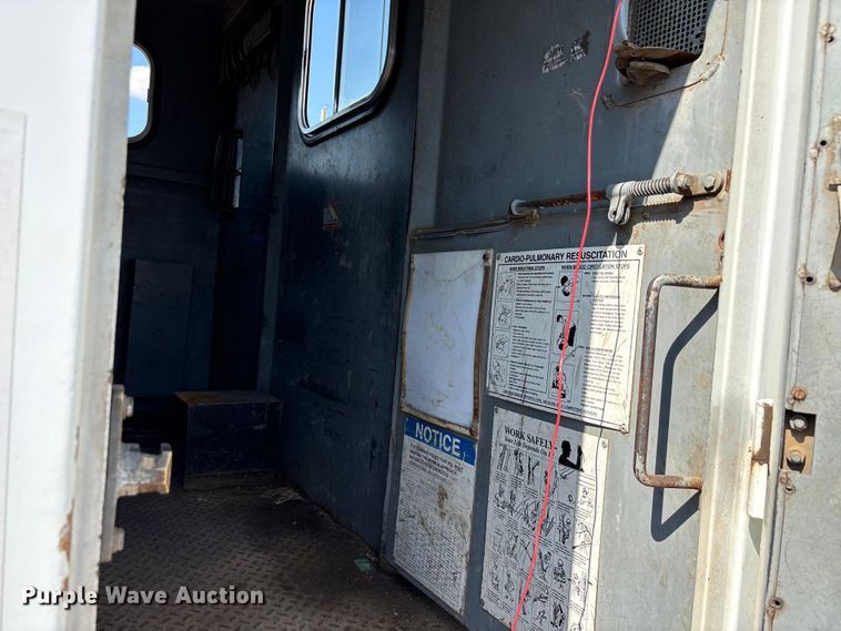 image for item EA7598 2007 Peterbuilt 200 truck cab and chassis