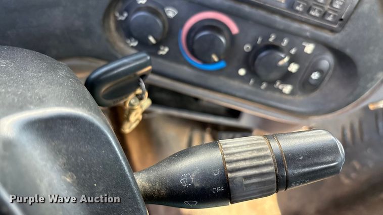 image for item EA7598 2007 Peterbuilt 200 truck cab and chassis