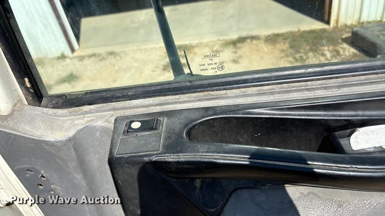 image for item EA7598 2007 Peterbuilt 200 truck cab and chassis