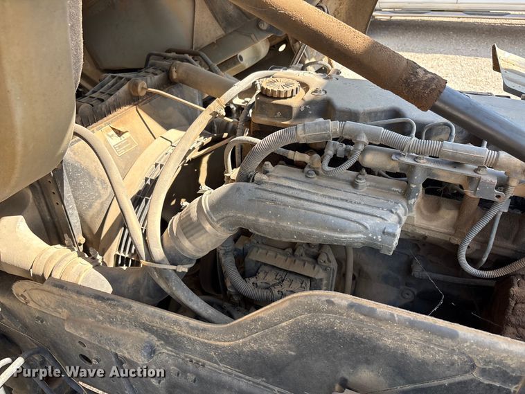 image for item EA7598 2007 Peterbuilt 200 truck cab and chassis