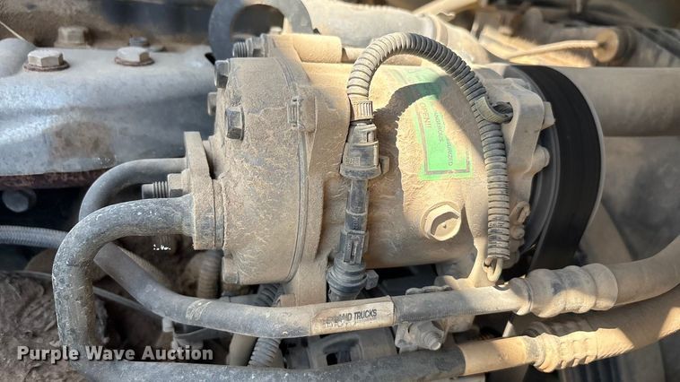 image for item EA7598 2007 Peterbuilt 200 truck cab and chassis