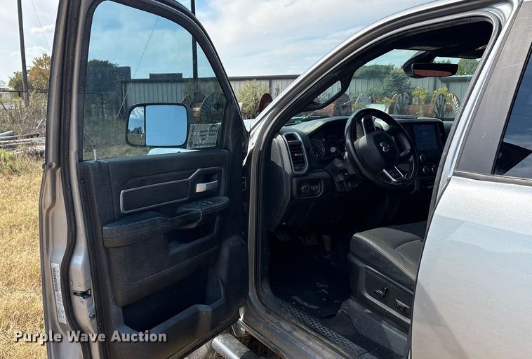 image for item EA7602 2019 RAM 2500 Crew Cab pickup truck