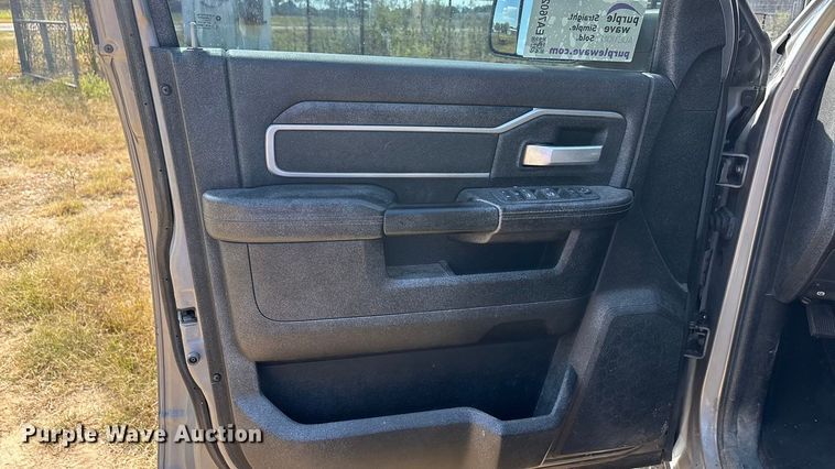 image for item EA7602 2019 RAM 2500 Crew Cab pickup truck