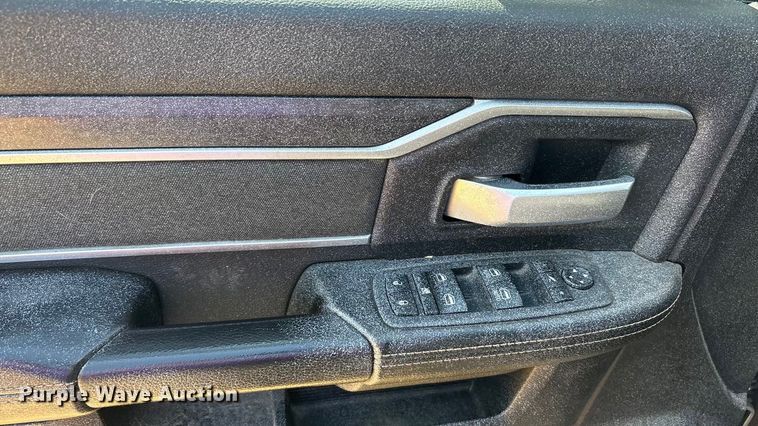 image for item EA7602 2019 RAM 2500 Crew Cab pickup truck