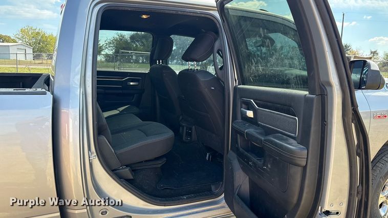 image for item EA7602 2019 RAM 2500 Crew Cab pickup truck