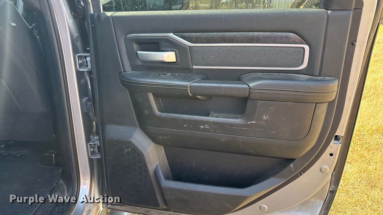 image for item EA7602 2019 RAM 2500 Crew Cab pickup truck