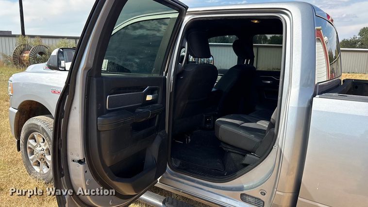 image for item EA7602 2019 RAM 2500 Crew Cab pickup truck